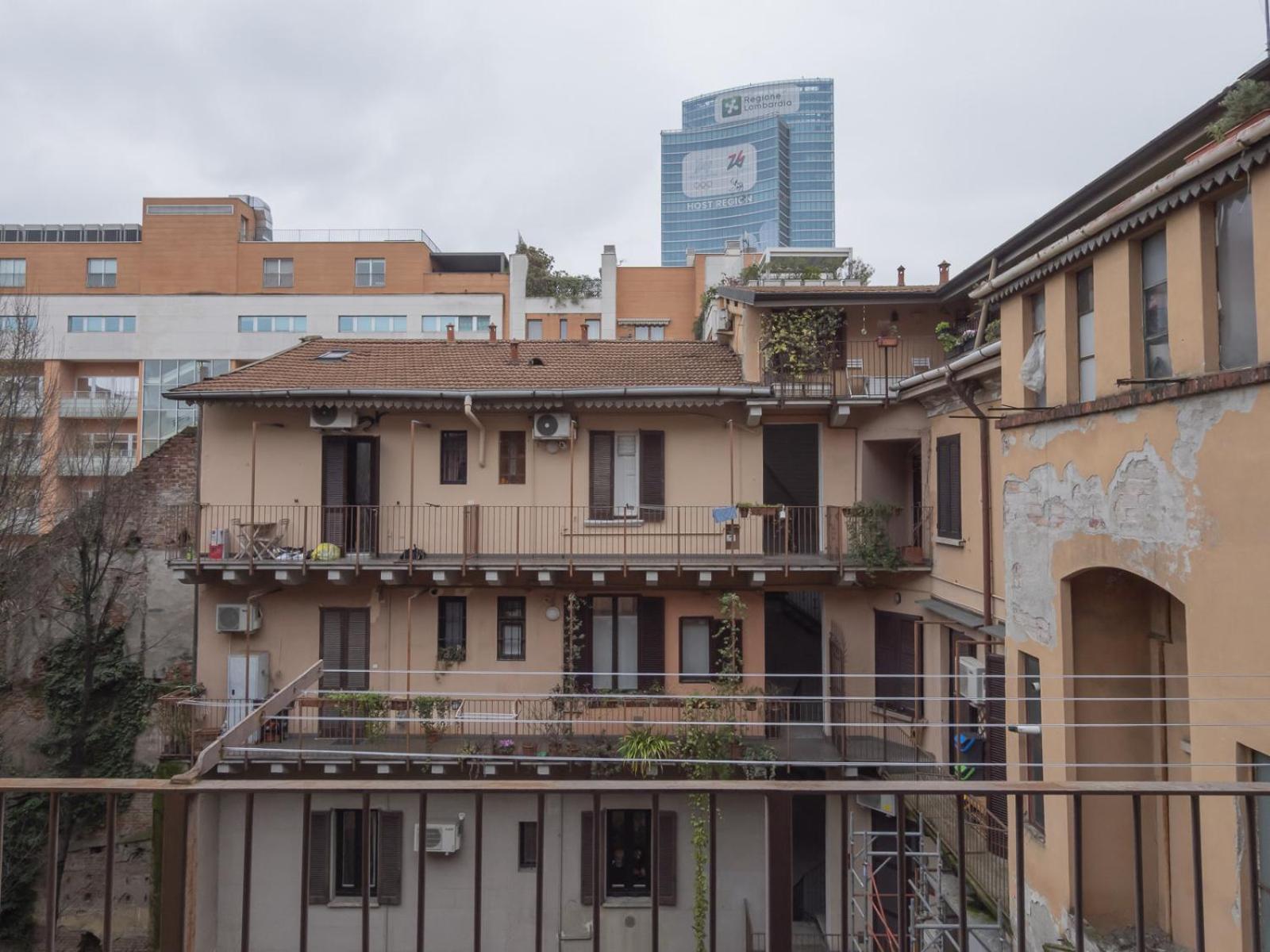 Modern & Functional Steps From Bosco Verticale & Gae Aulenti Apartment Mailand